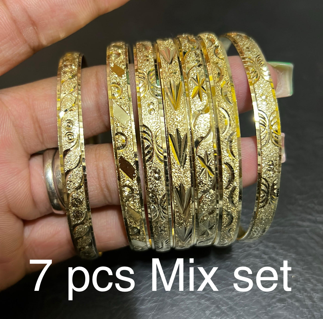 7 pc weekly Empress bangles 1 size gold / Tri