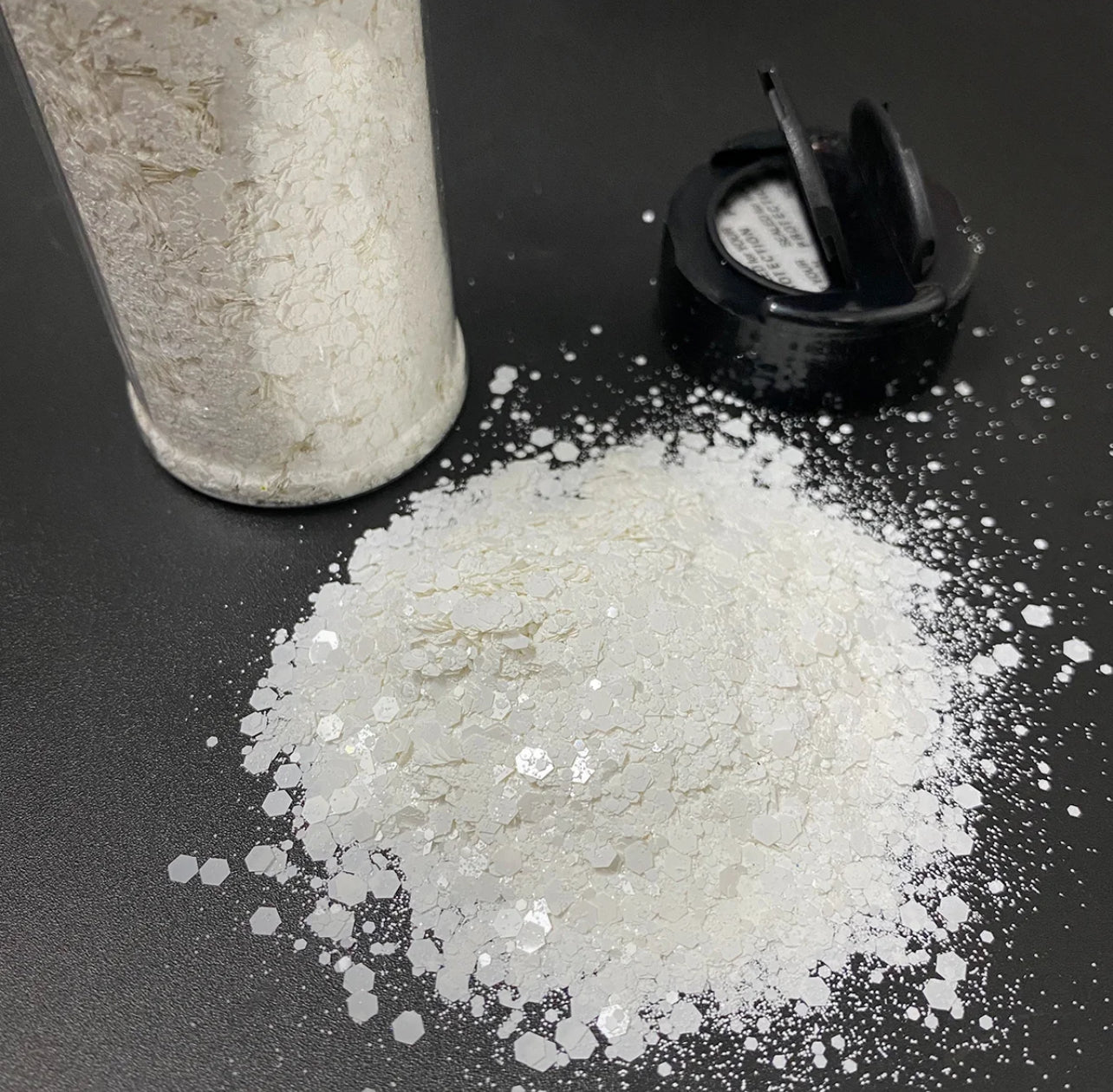 White Like Snow Chunky Glitter - kc400 2oz
