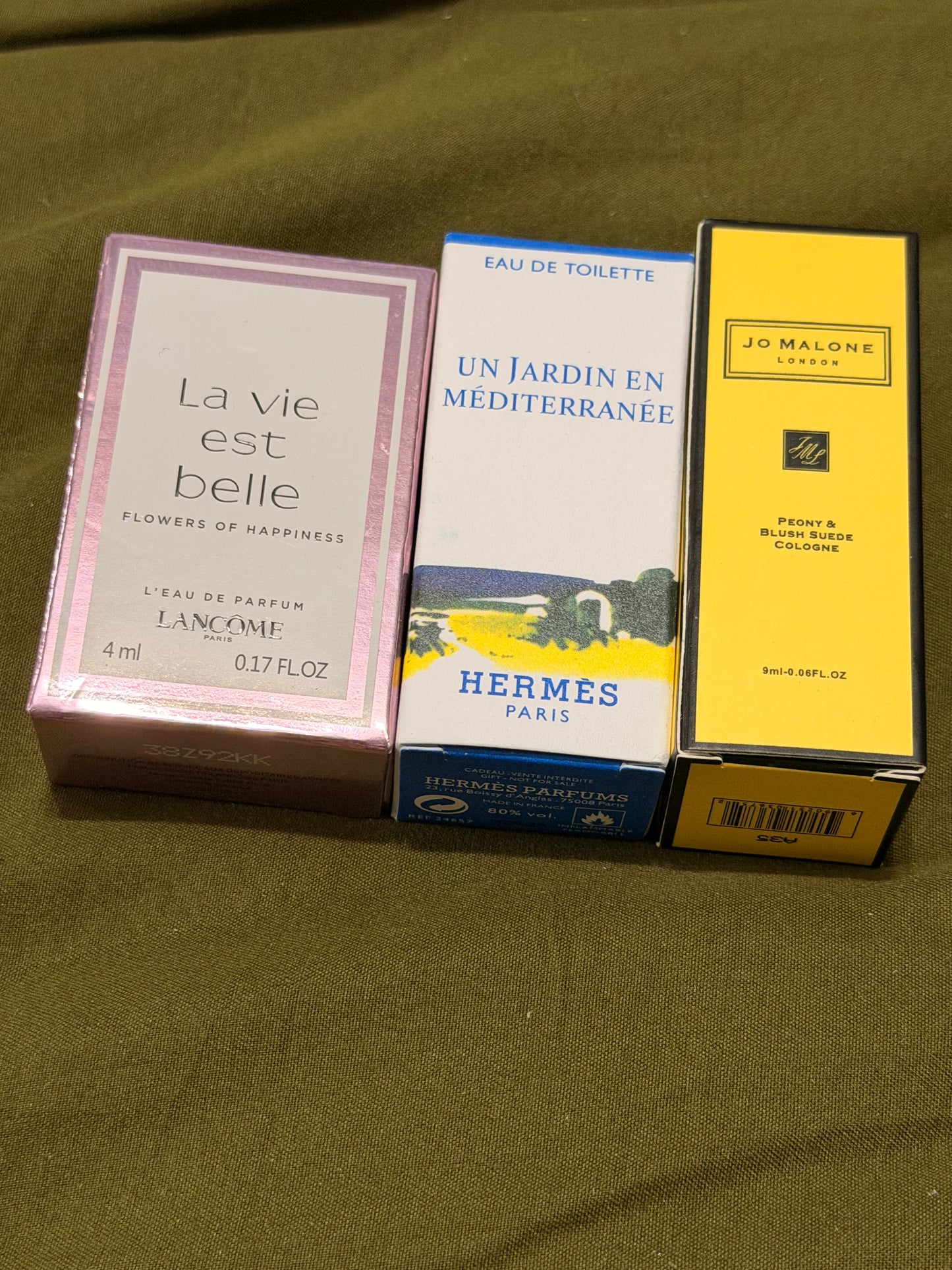 miniature luxurious ￼perfumes 3pack