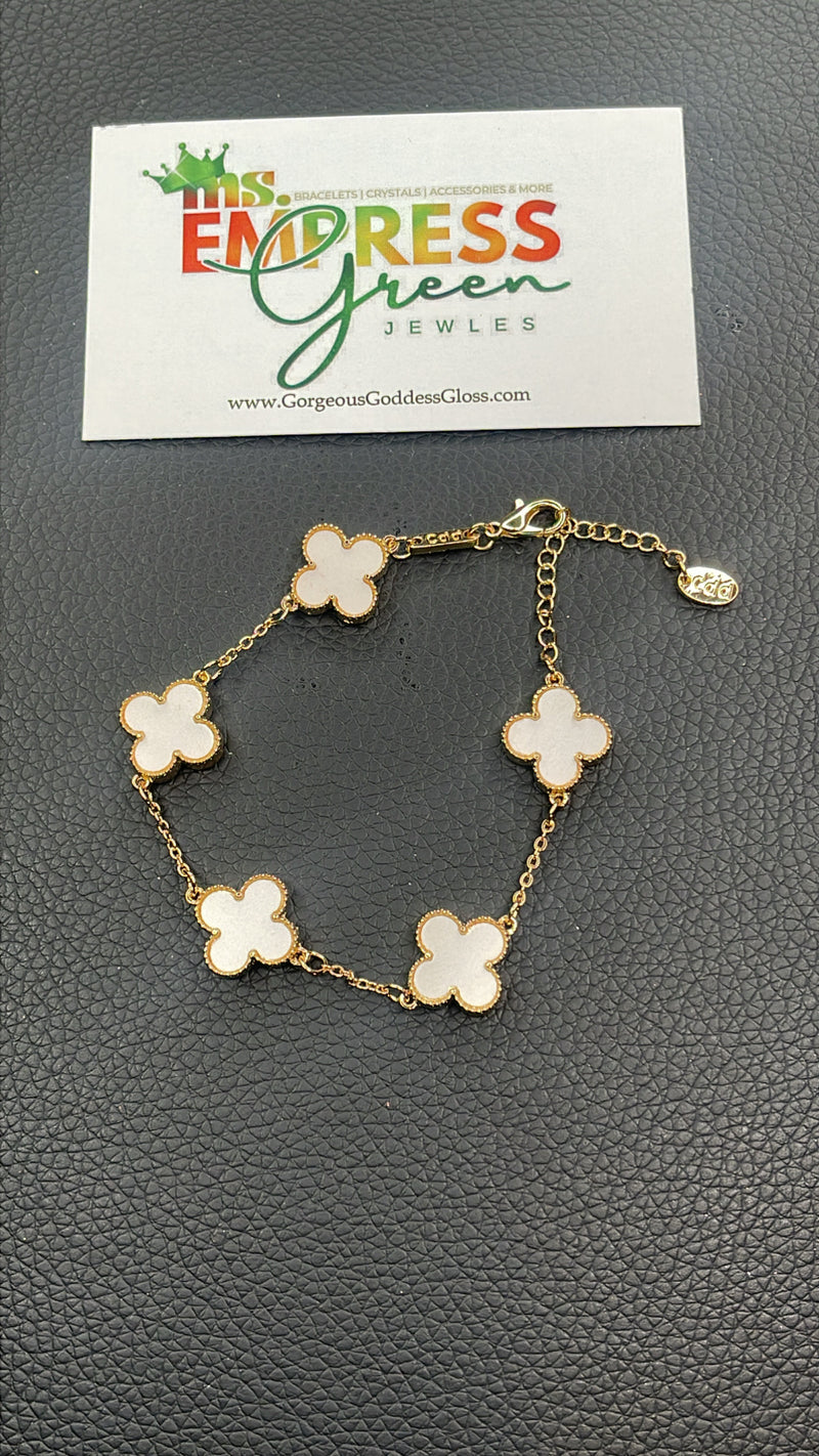 White & Gold Dainty Four Leaf Clover 🍀 Charm Clasp Bracelet