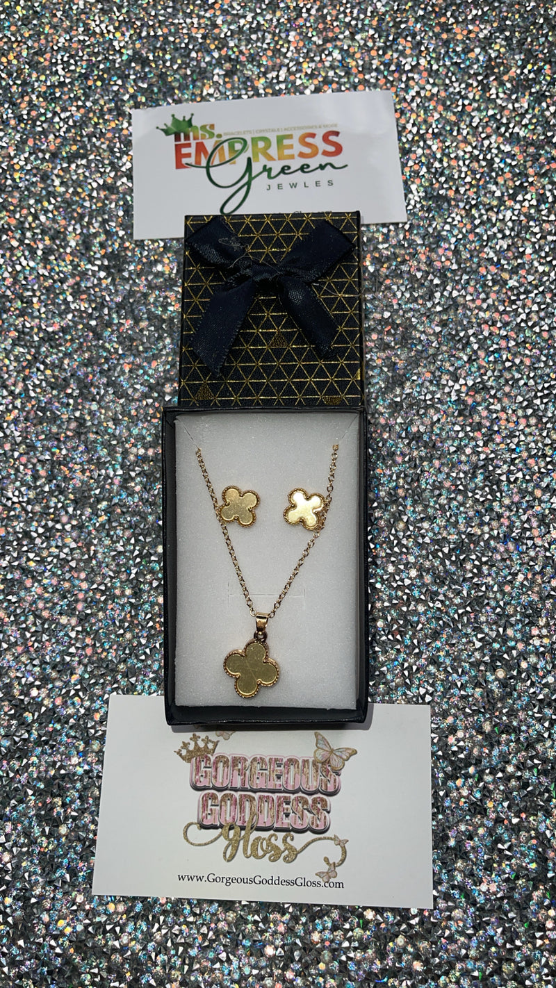 Gold Dainty Four Leaf Clover Gift Box